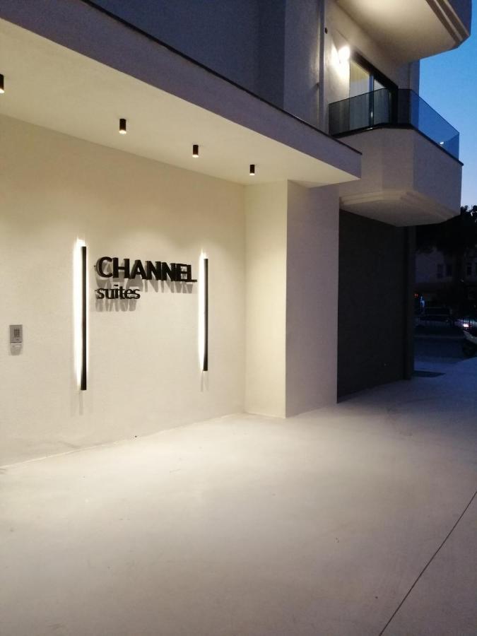Channel Aparthotel *