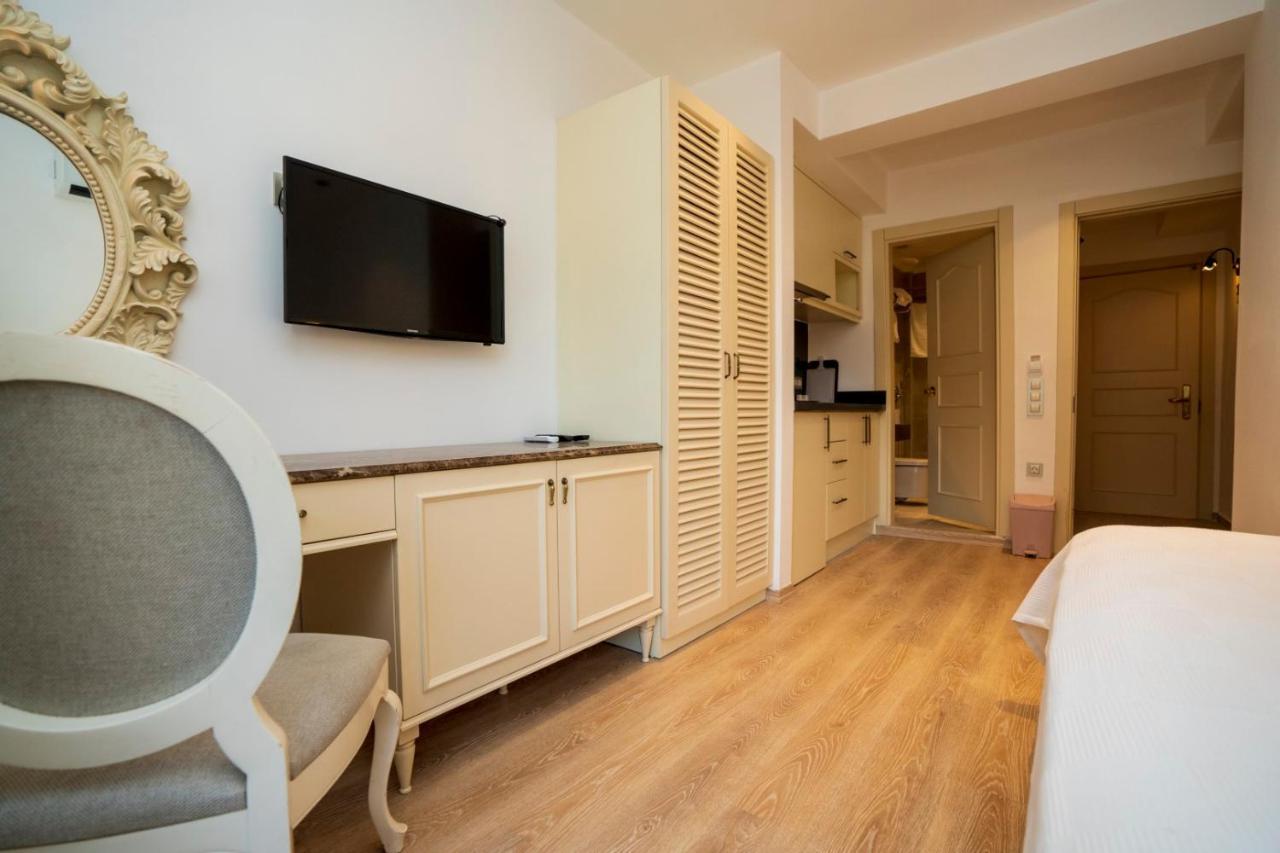 Channel Aparthotel