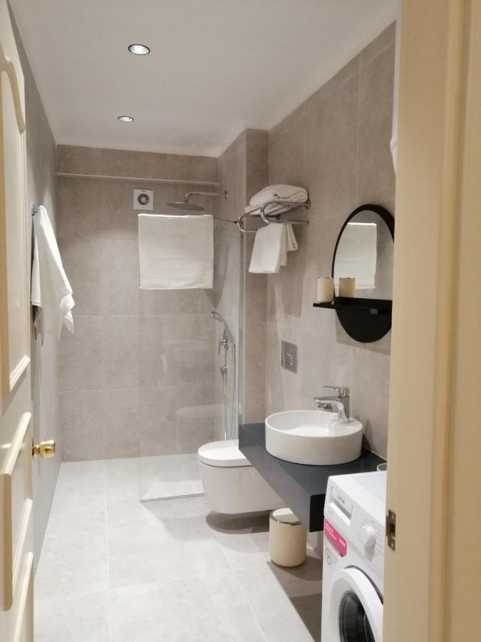 Channel Aparthotel *