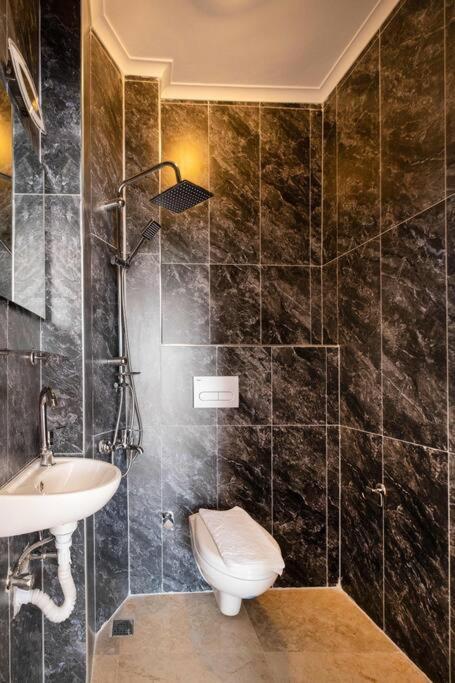 Sessiz Sakin Manzarali Sauna Ve Jakuzili,muestakil Havuzlu Villa Fethiye