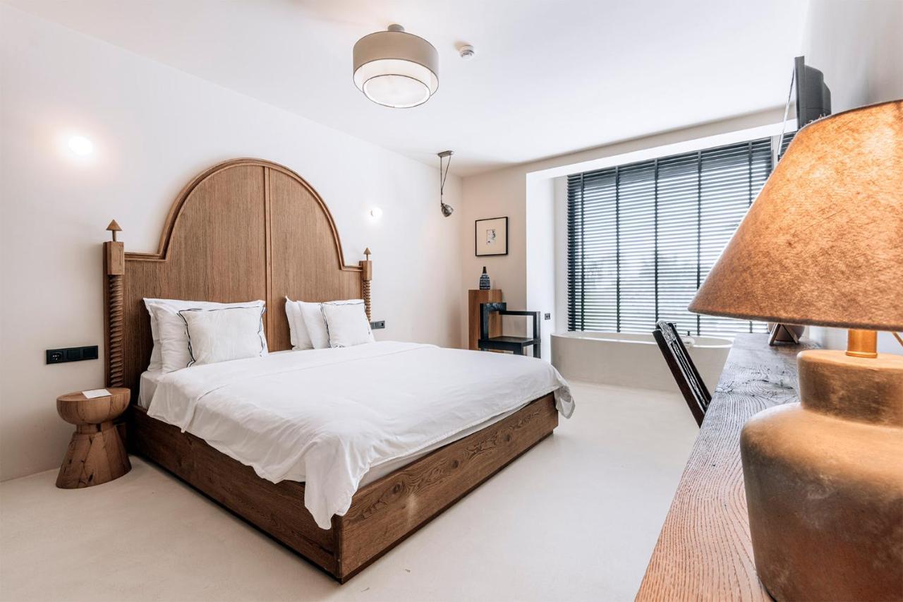 Resort To Be Social House