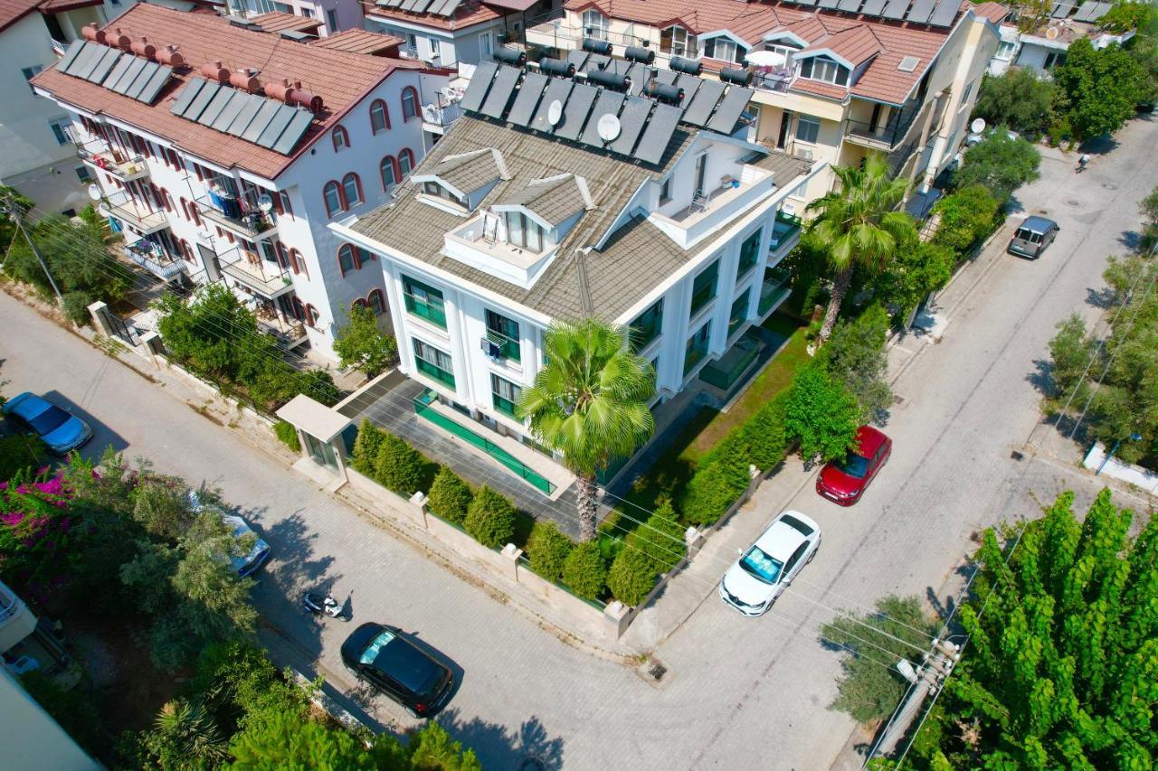 X Aparthotel *
