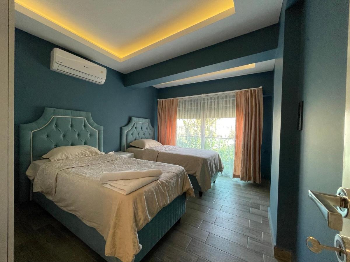 Aparthotel X *