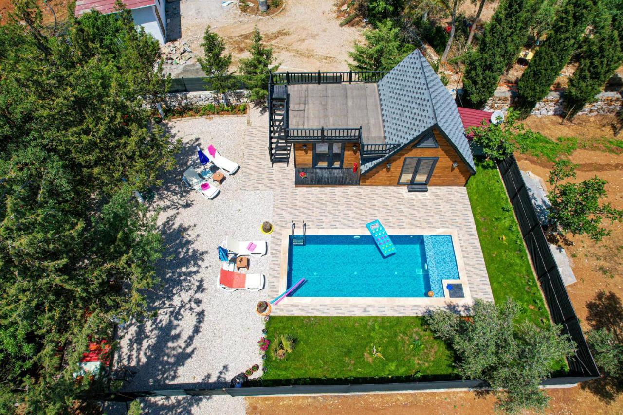 Chalet Tiny Smurf *