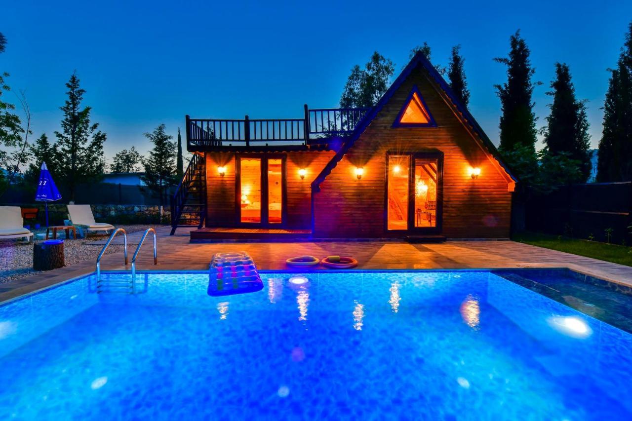 Chalet Tiny Smurf *