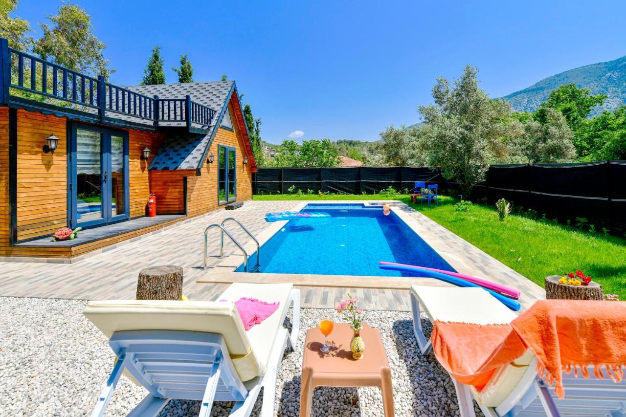 Chalet Tiny Smurf *