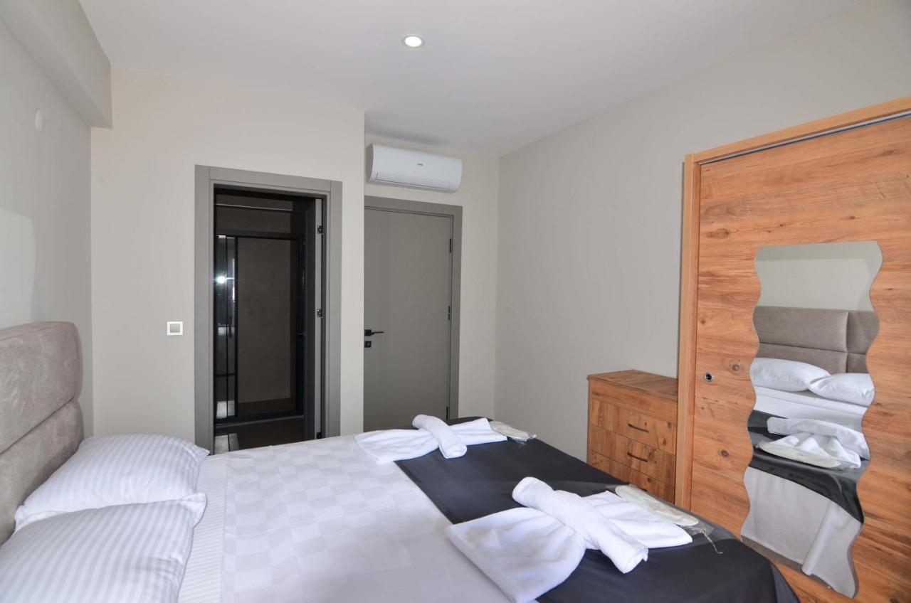 Mykonut Erna Aparthotel *