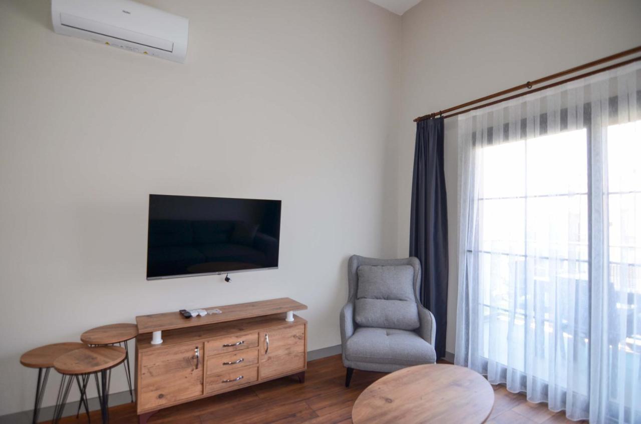 Mykonut Erna Aparthotel *