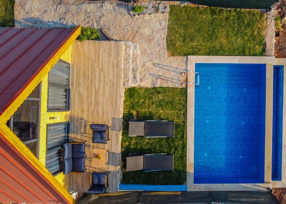 Yildizlararasi Villa *