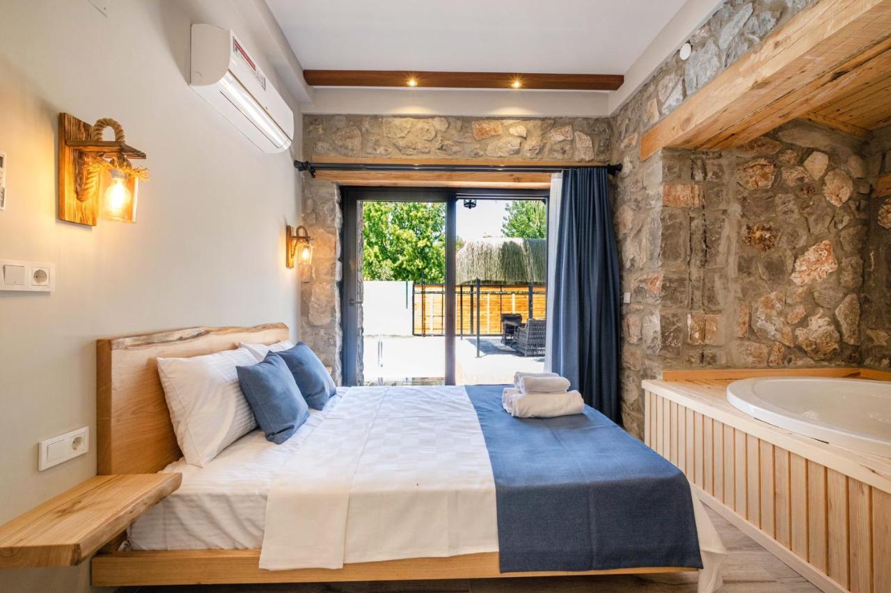 Muestakil Havuzlu Jakuzili Tatil Villasi *