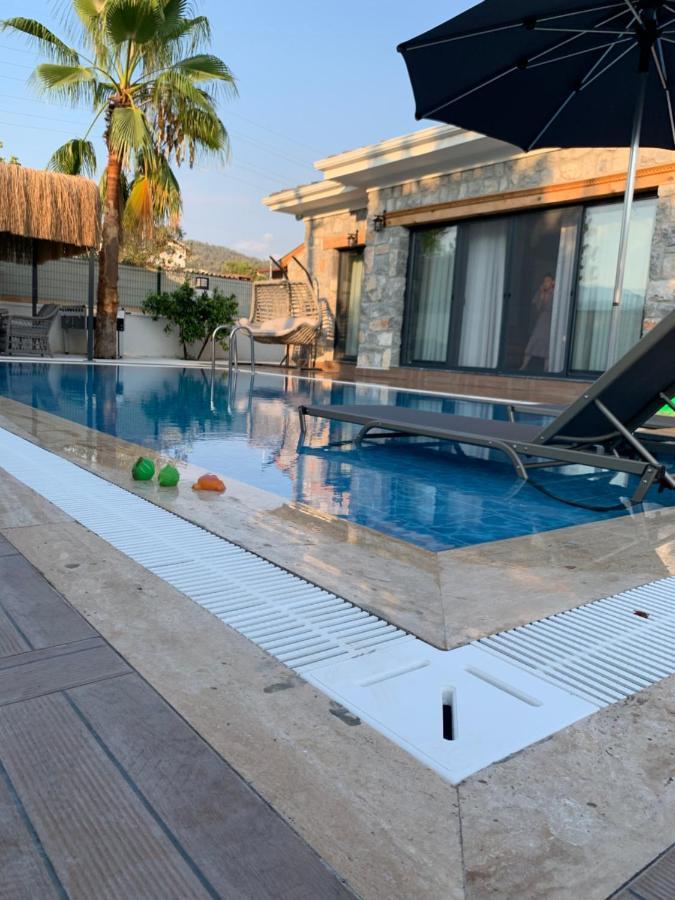 Villa Muestakil Havuzlu Jakuzili Tatil Villasi *