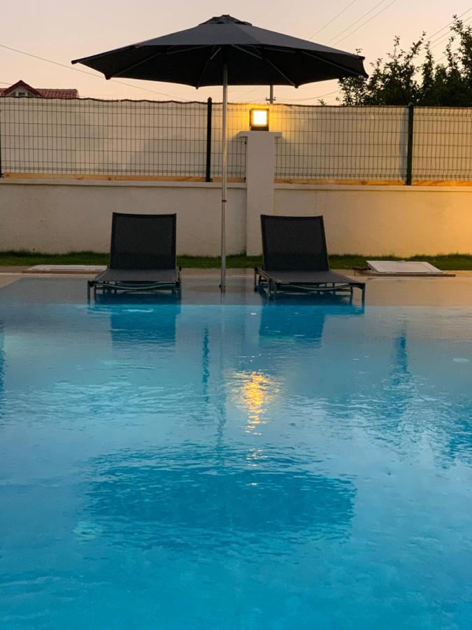 Muestakil Havuzlu Jakuzili Tatil Villasi *