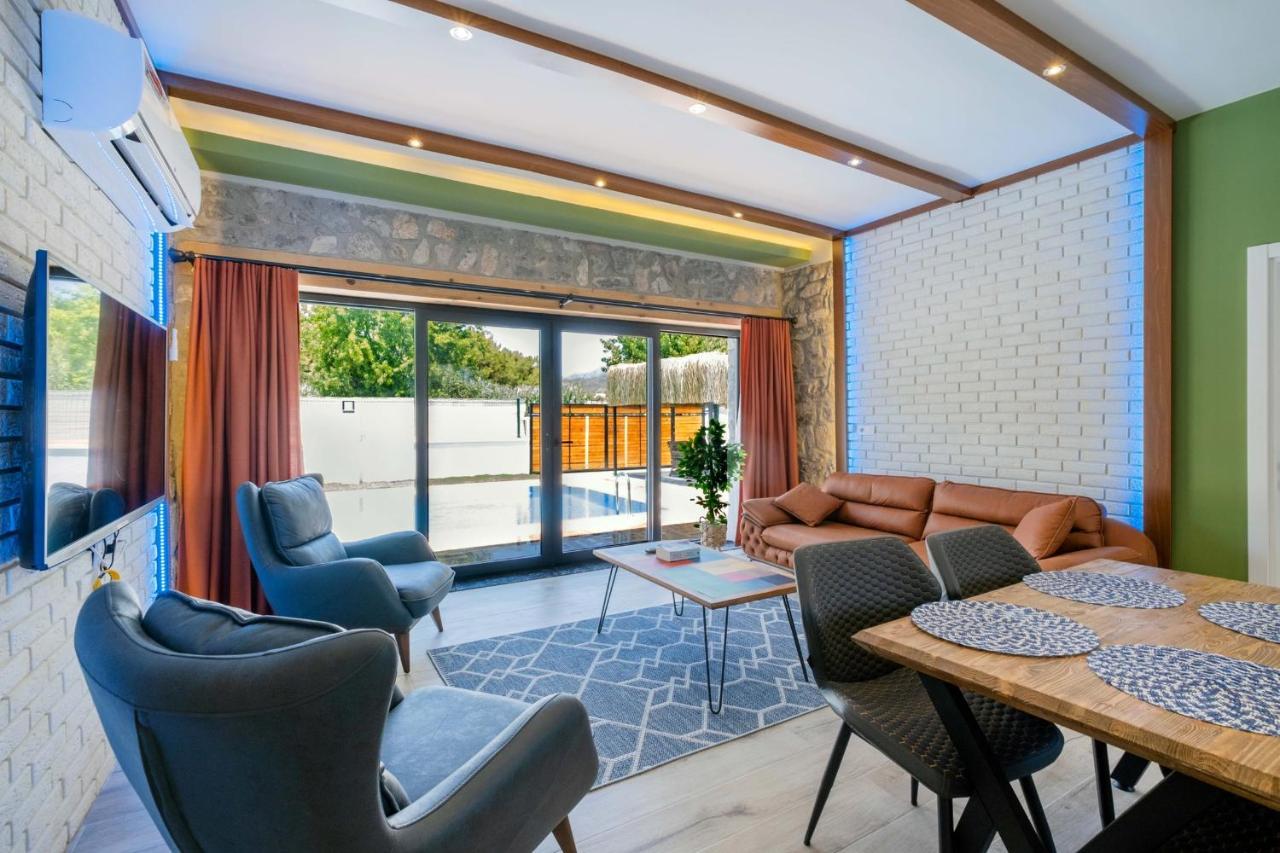 Muestakil Havuzlu Jakuzili Tatil Villasi Fethiye