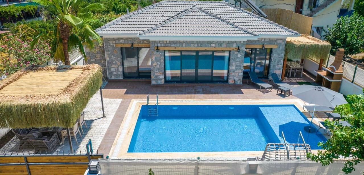 Muestakil Havuzlu Jakuzili Tatil Villasi *