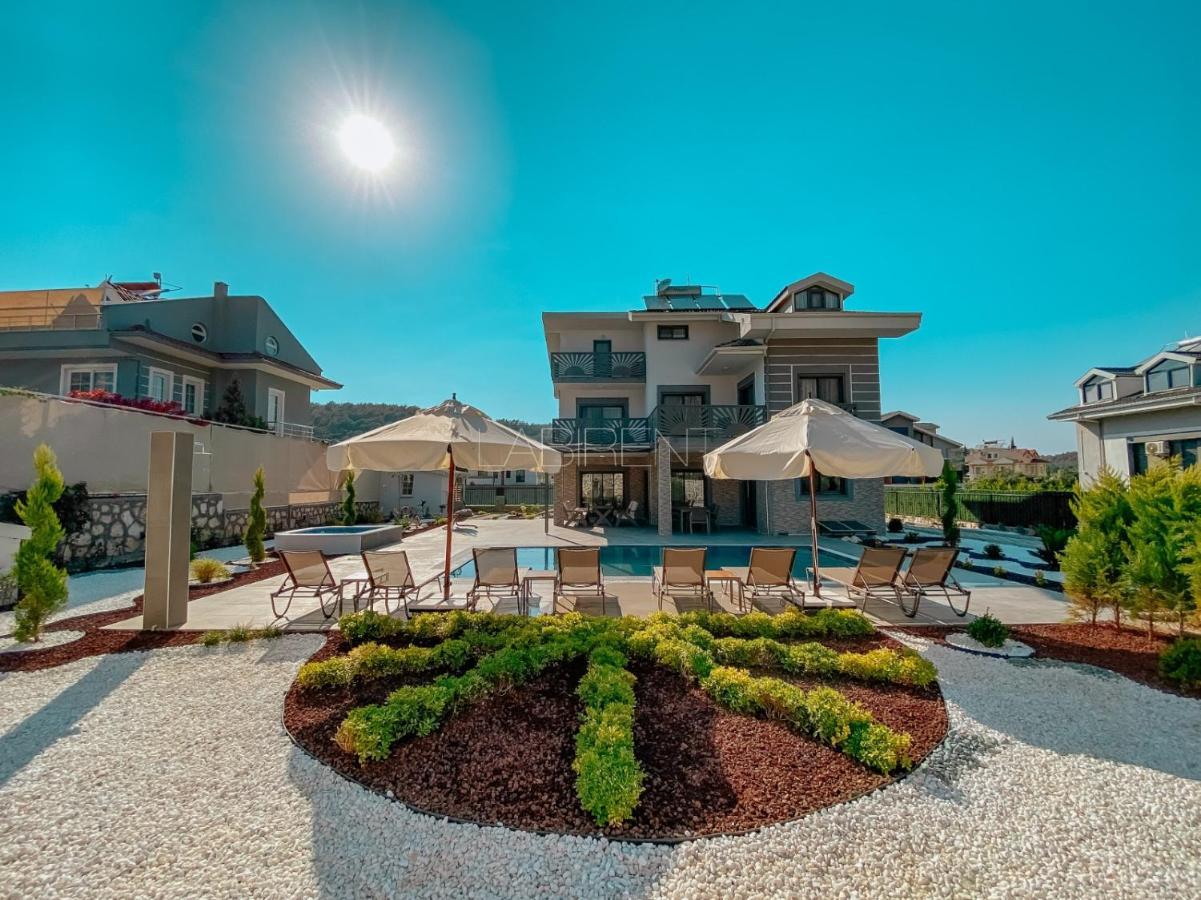 Villa Ata1 *