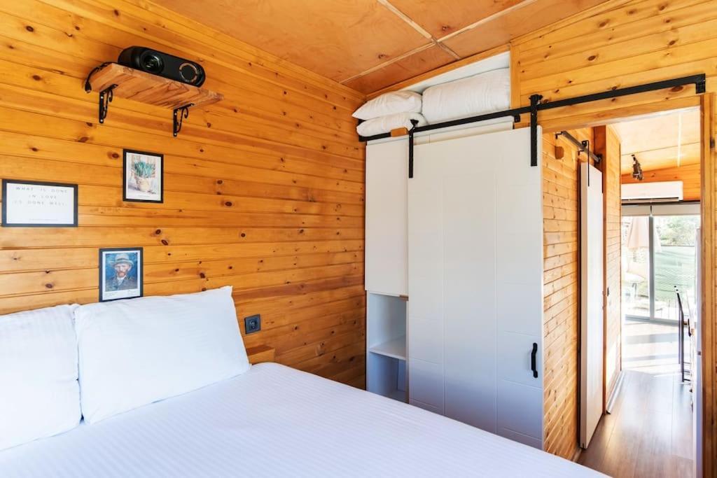 Alley Tiny House Villa *