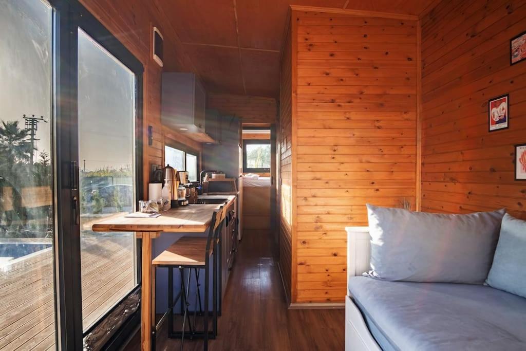 Alley Tiny House Villa *