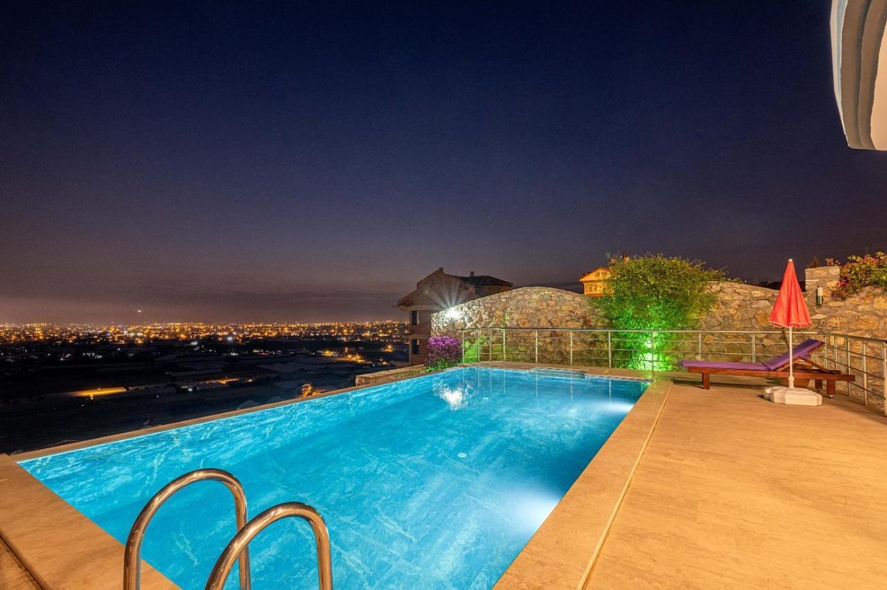 Villarge-hayallerin Oetesinde Bir Tatil Deneyimi-huzurlu Rahat Ve Manzarali Villa