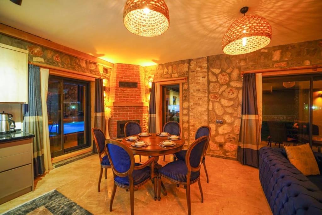 Diamond Villa