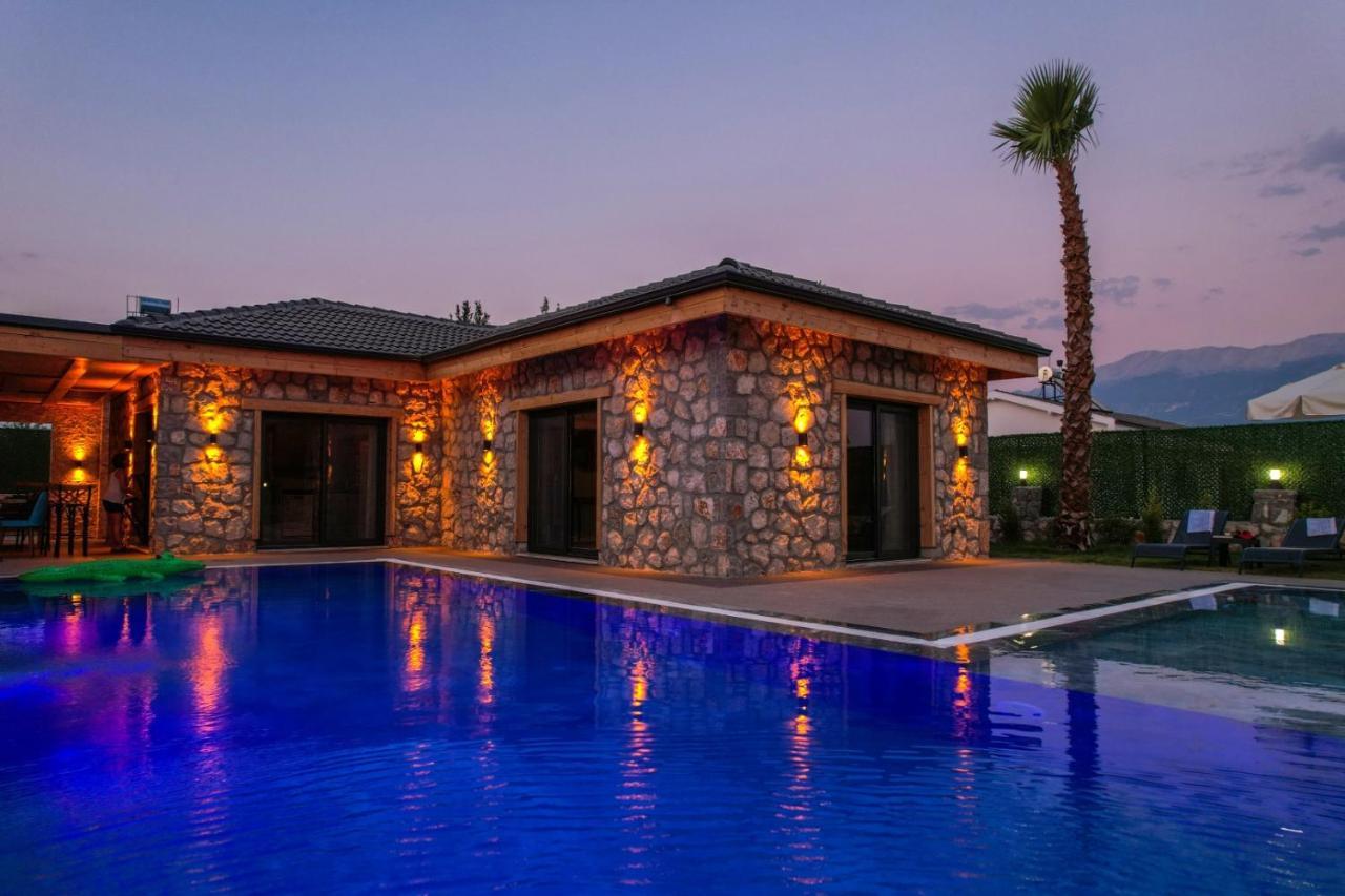 Diamond Villa