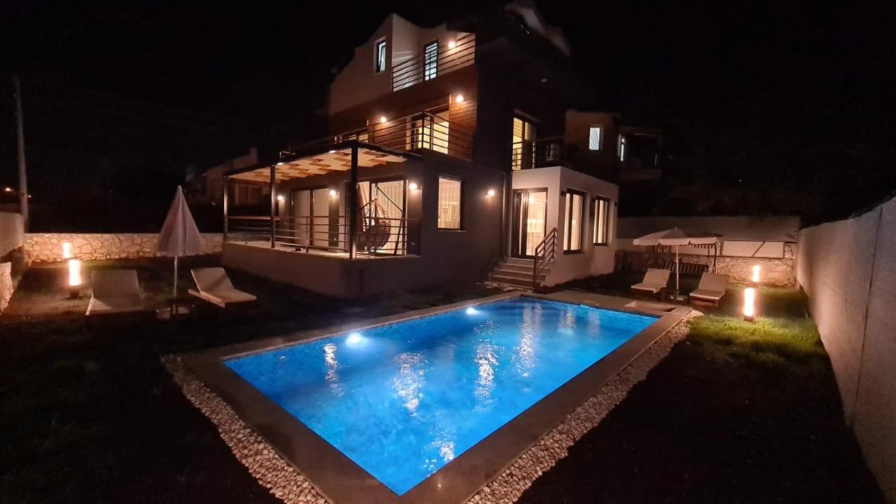 Likya Milay Villa- Huvuzlu Lueks Villada Tatilin Tadini Cikarin Villa *