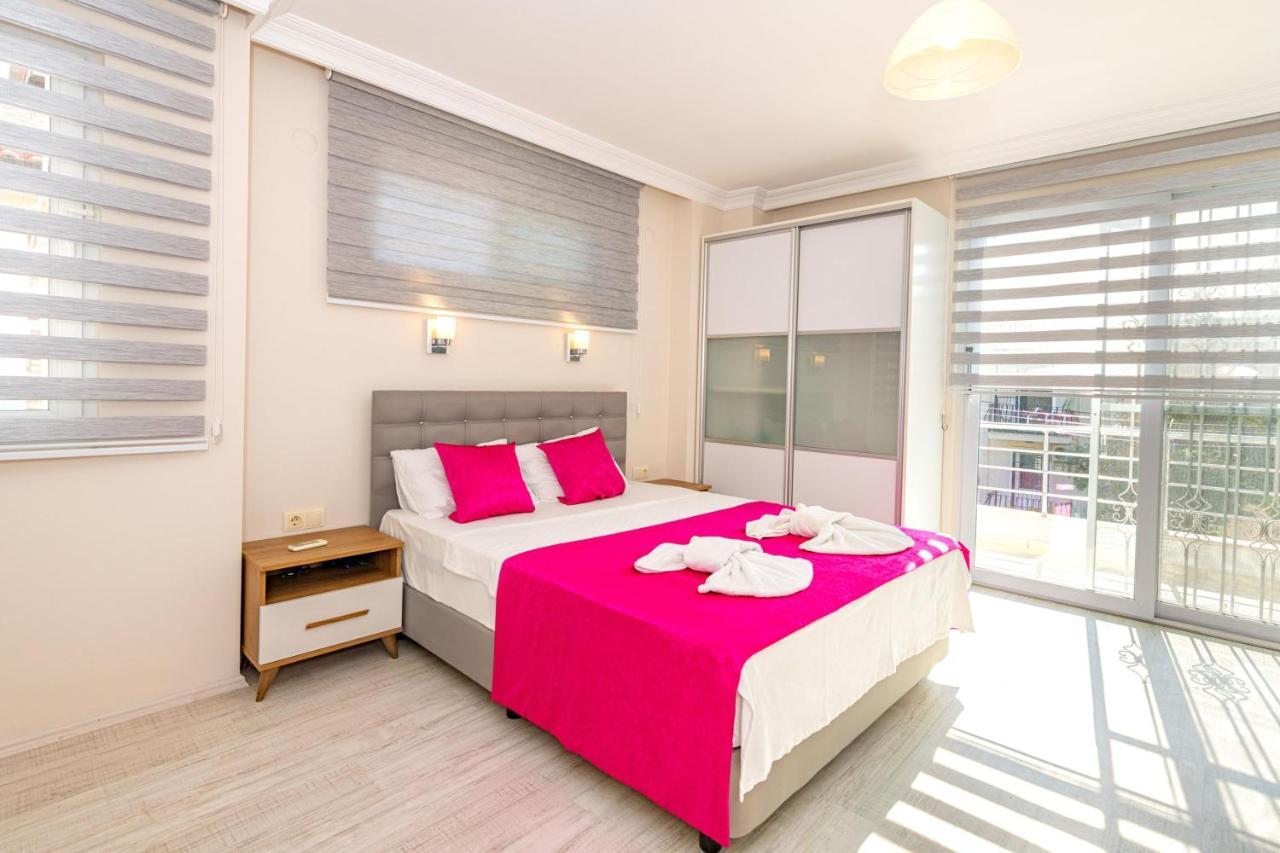 Villa Yasam Park - Luxury 8 Person - Calis 90mt *