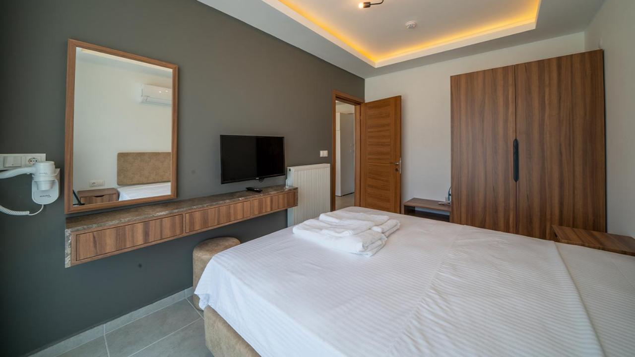 Midpoint Apartment