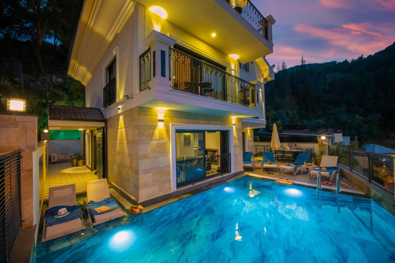 Porto Villa *