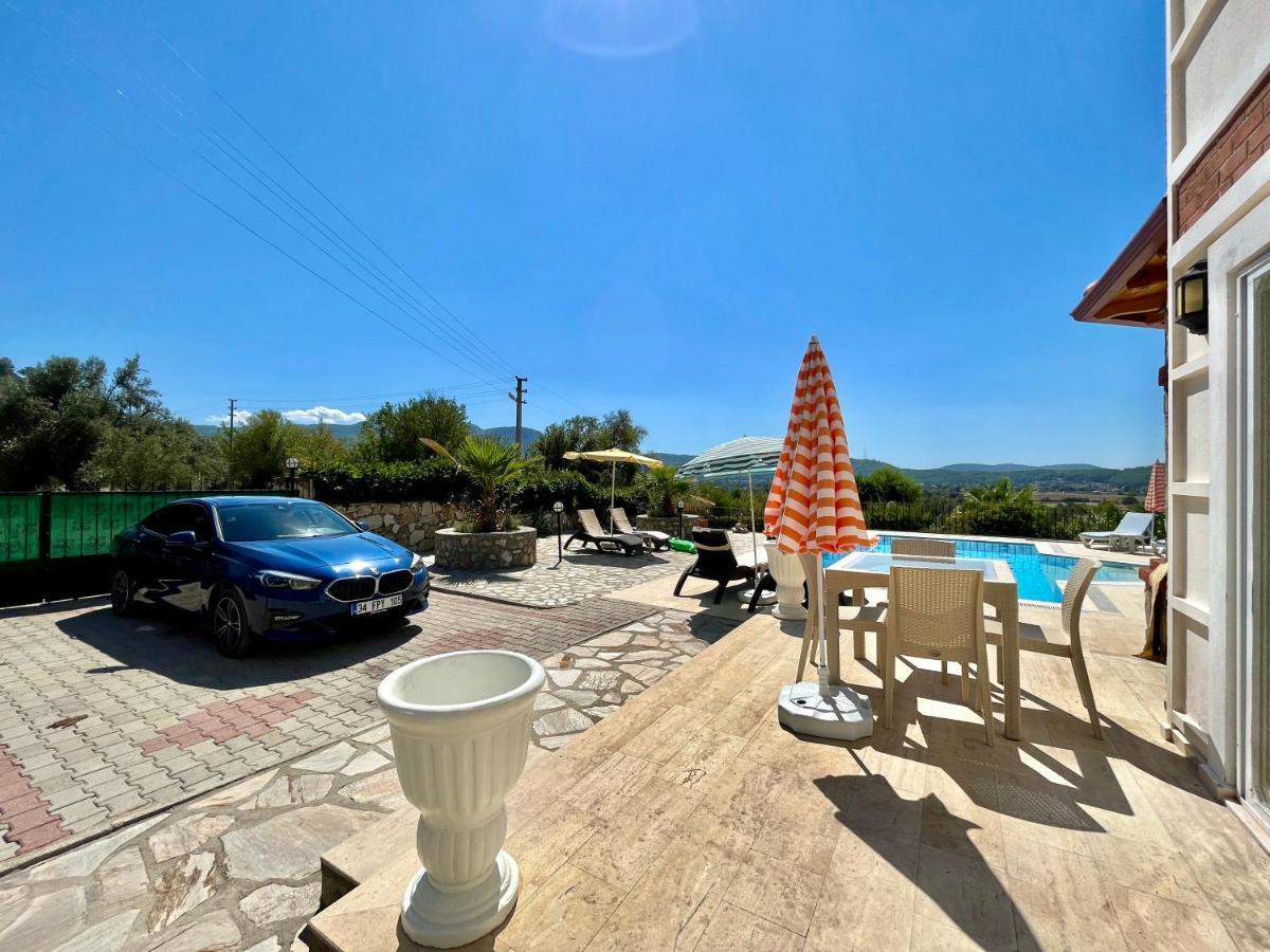 Villa Serenity: Private Pool & Garden Retreat *