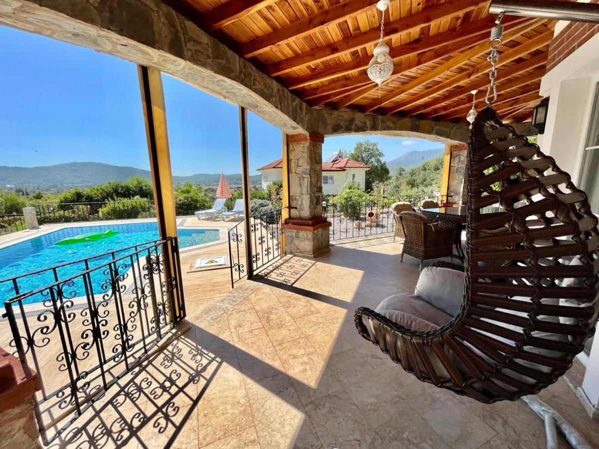 Villa Serenity: Private Pool & Garden Retreat