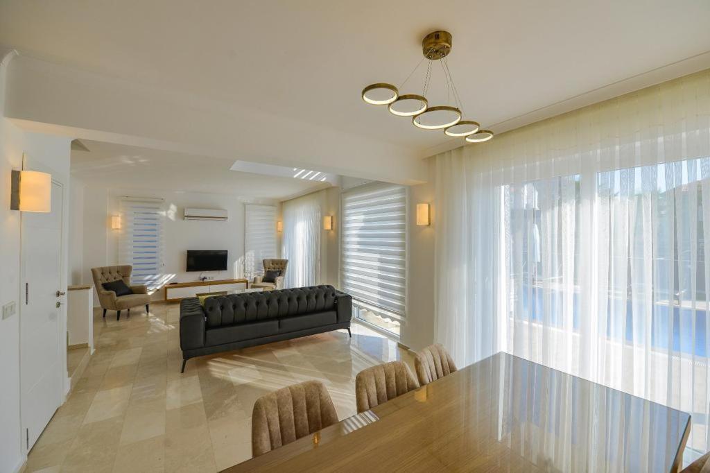Sun Set Villa