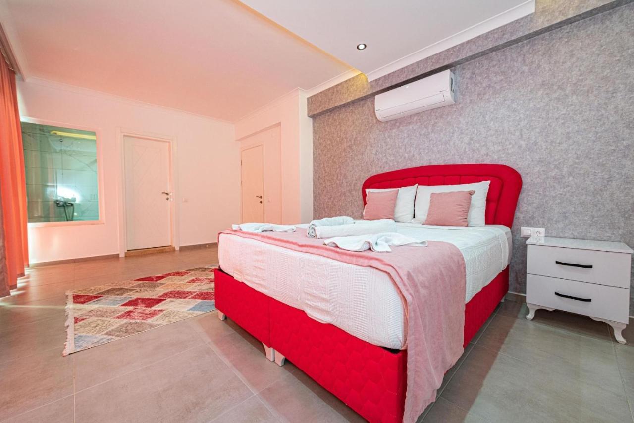 Villa 4 Bedroom In Hisaroenue Oeluedeniz- Gold Rose Fethiye