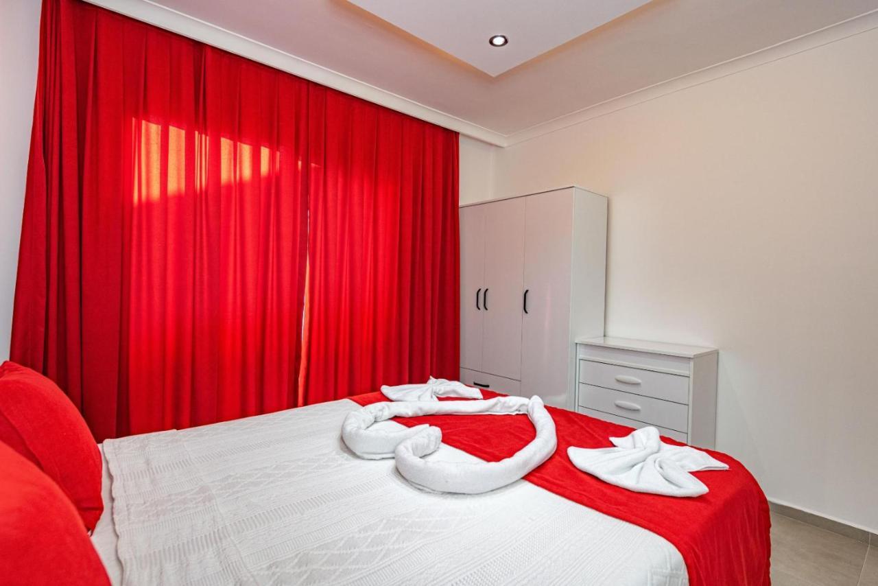 4 Bedroom In Hisaroenue Oeluedeniz- Gold Rose Villa Fethiye