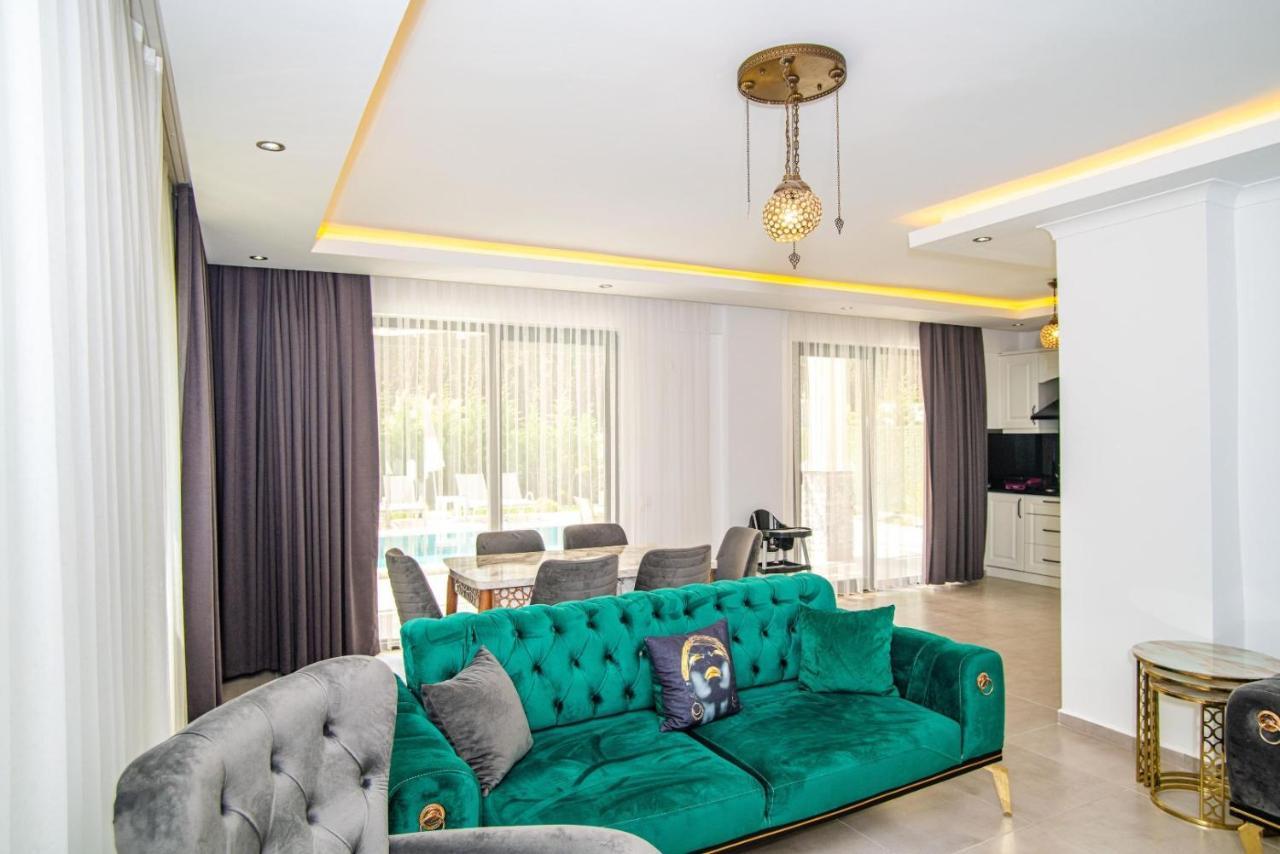 Villa 4 Bedroom In Hisaroenue Oeluedeniz- Gold Rose Fethiye