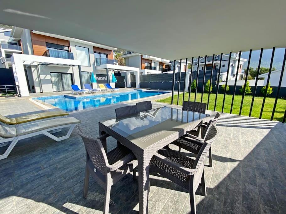 Nokta Park I 4+1 Villa, Oezel Havuzlu Villa