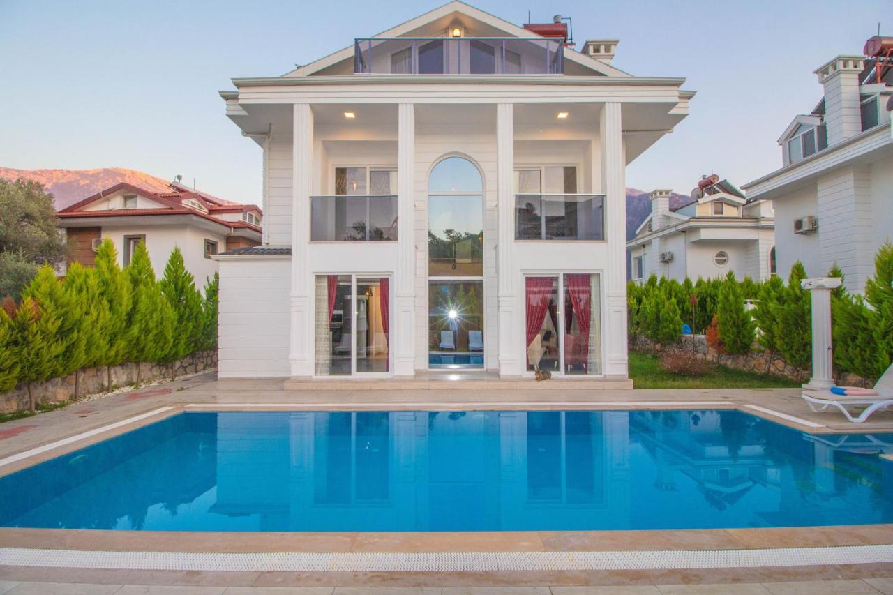 Silver Yunus Villa, Oezel Havuzlu, *