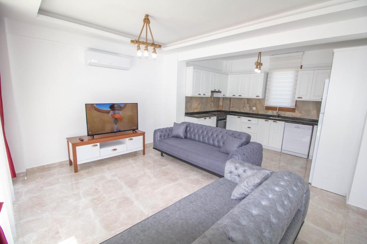 Mina Villa, Oezel Havuzlu, Villa *