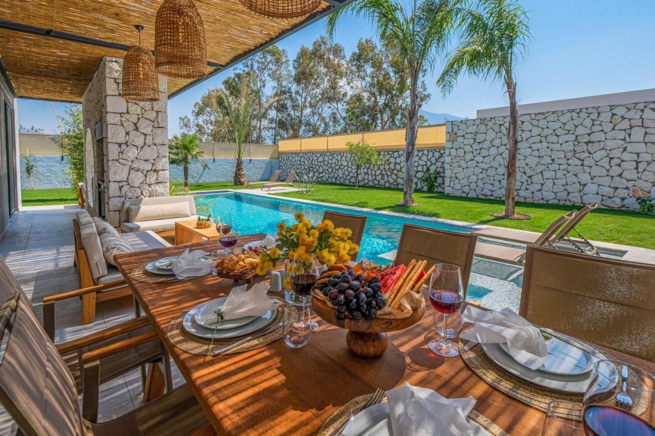 Viohouses - Luxury Private Pool Villa *