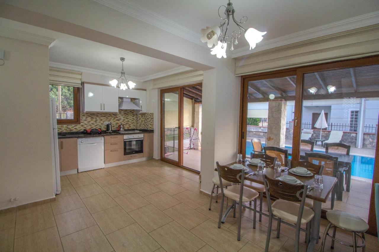 Villa Prestij Makri 4+1 Villa, Oezel Havuzlu,
