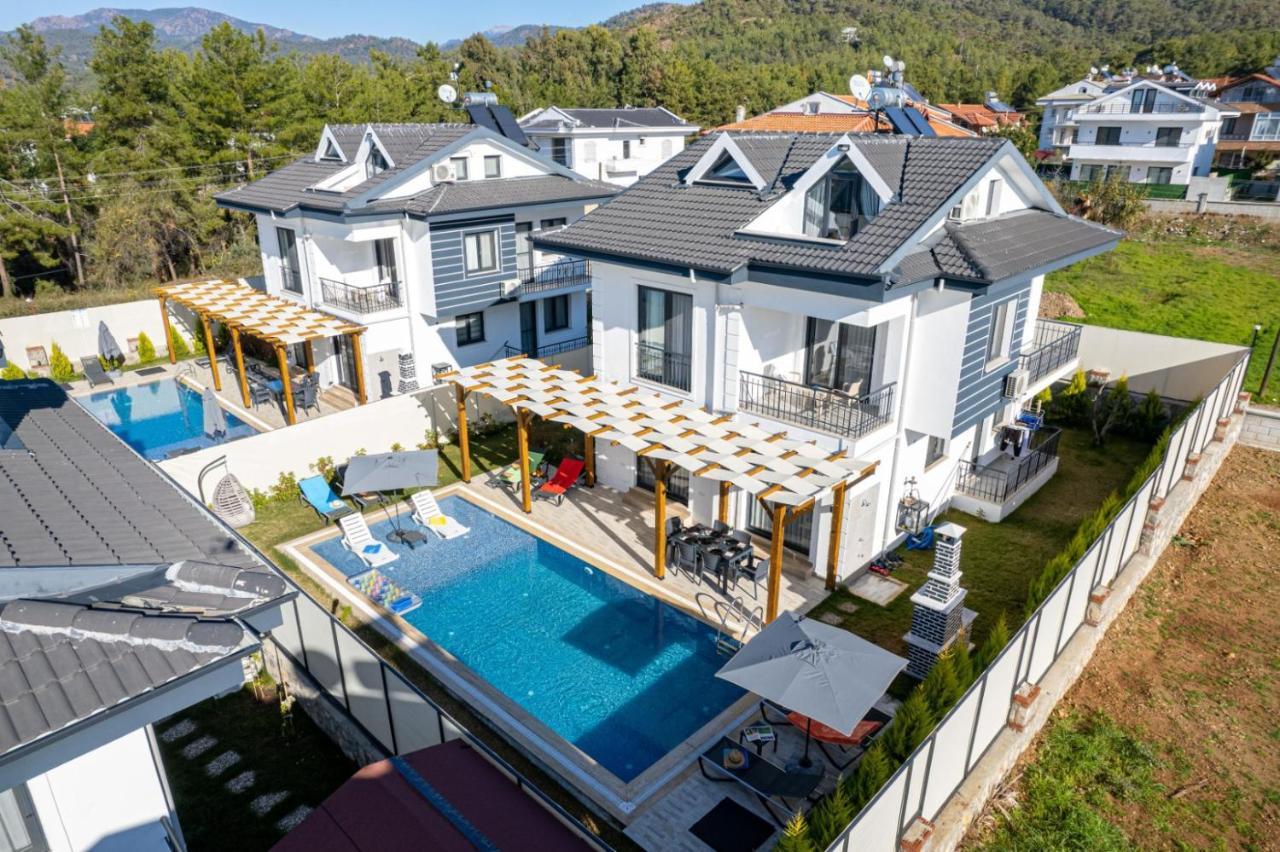 Villa Leona - 5 Bedroom In