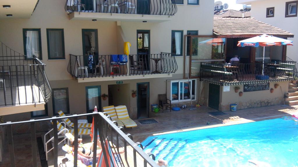 Poppy Aparthotel