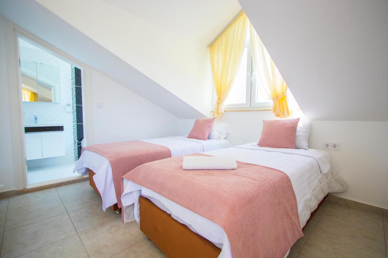 Silver Yunus Villa, Oezel Havuzlu, Villa *