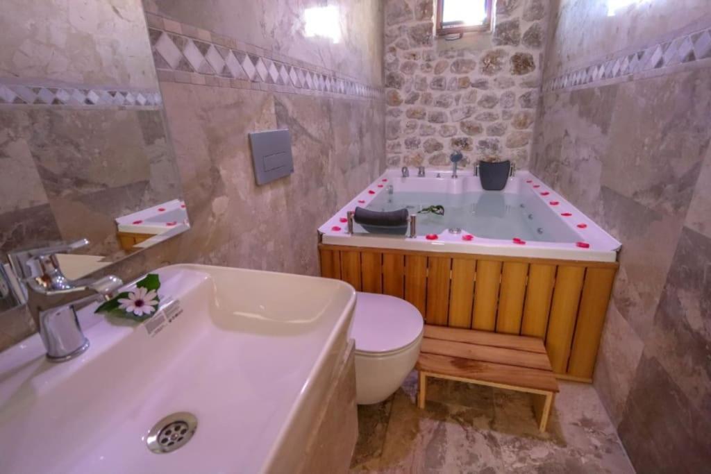 Likya Labis 2+1 Villa, Oezel Havuzlu,
