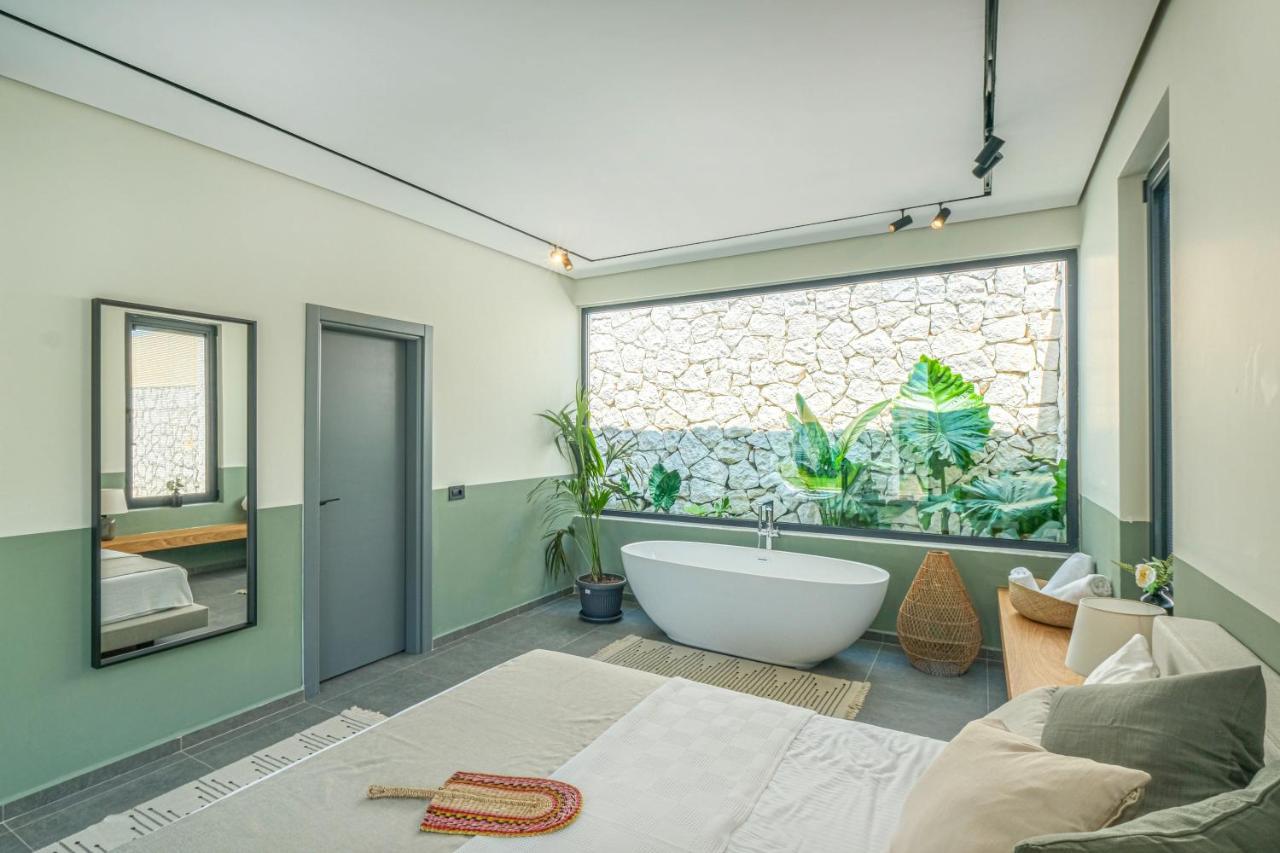 Viohouses - Luxury Private Pool Villa *