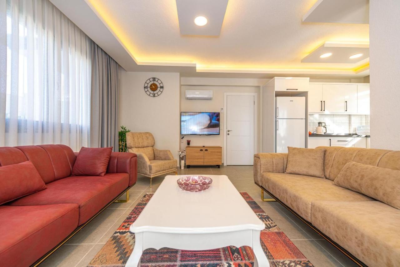 Villa Leona - 5 Bedroom In *