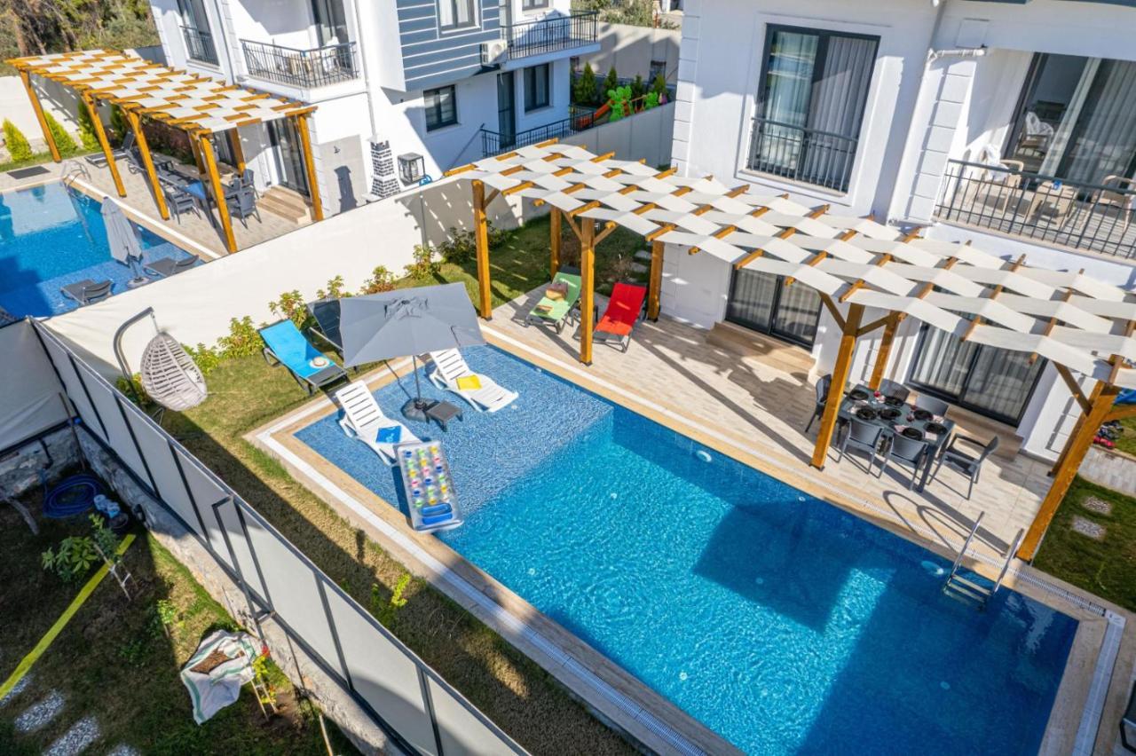 Leona - 5 Bedroom In *