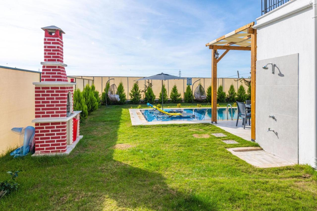 Villa Leona - 5 Bedroom In *