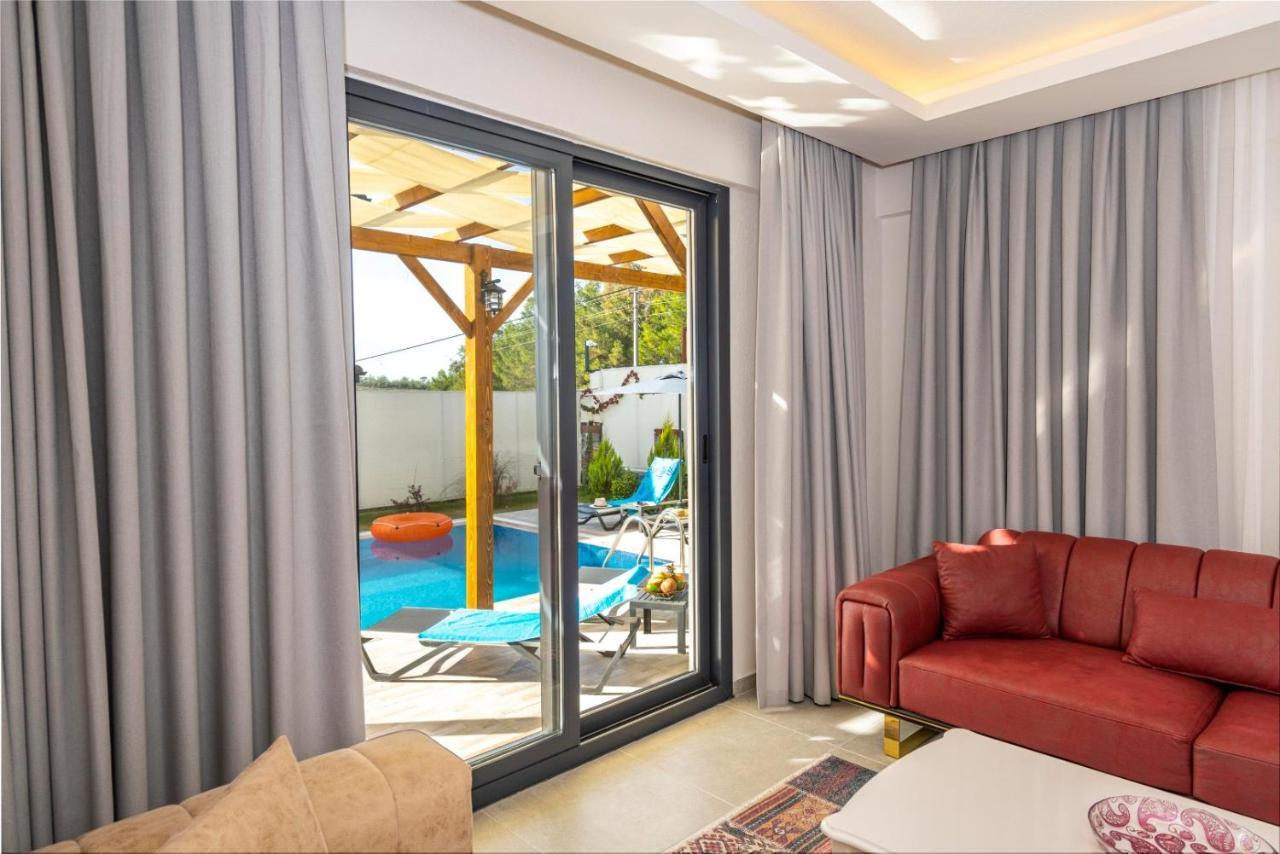 Villa Leona - 5 Bedroom In *