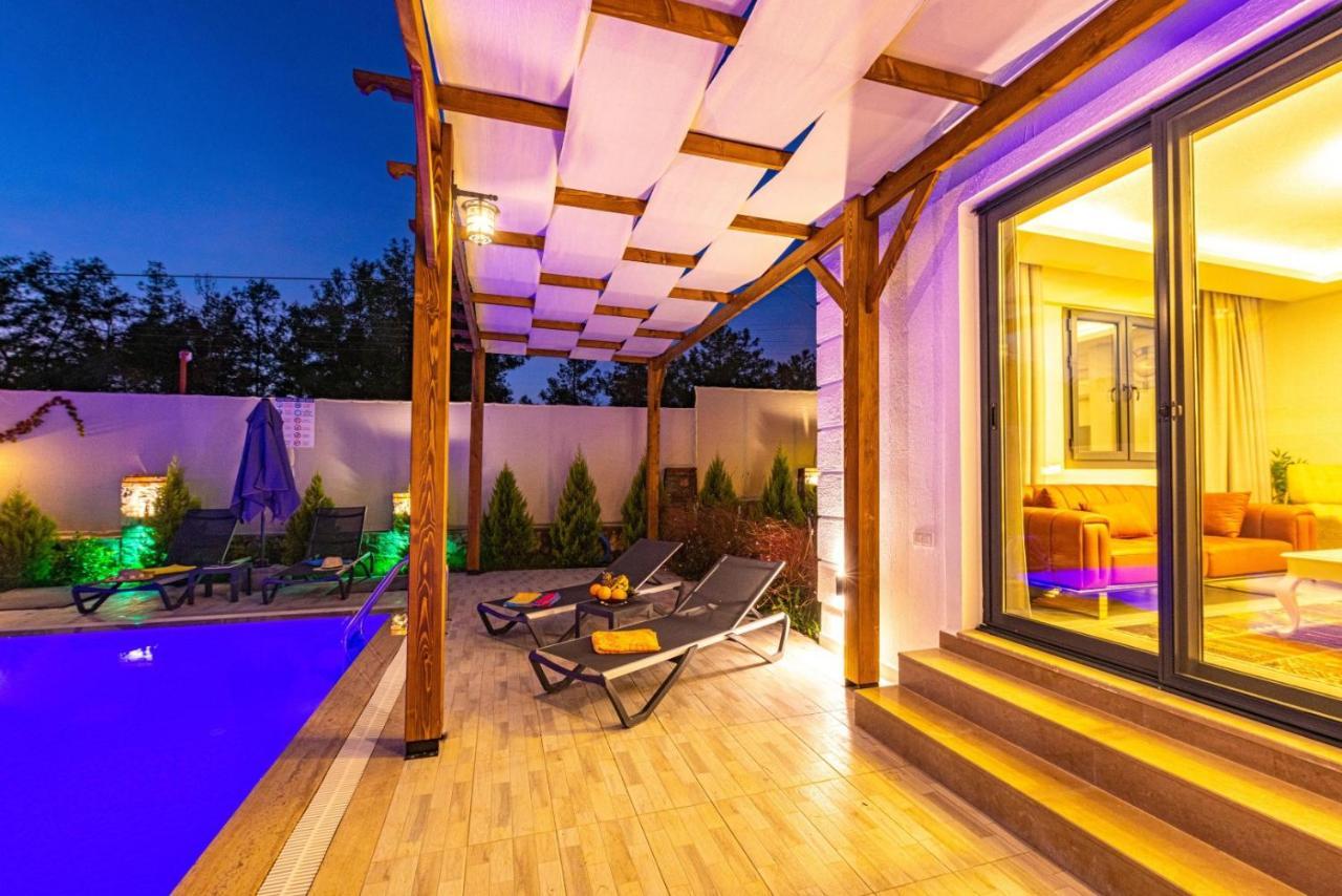 Villa Leona - 5 Bedroom In