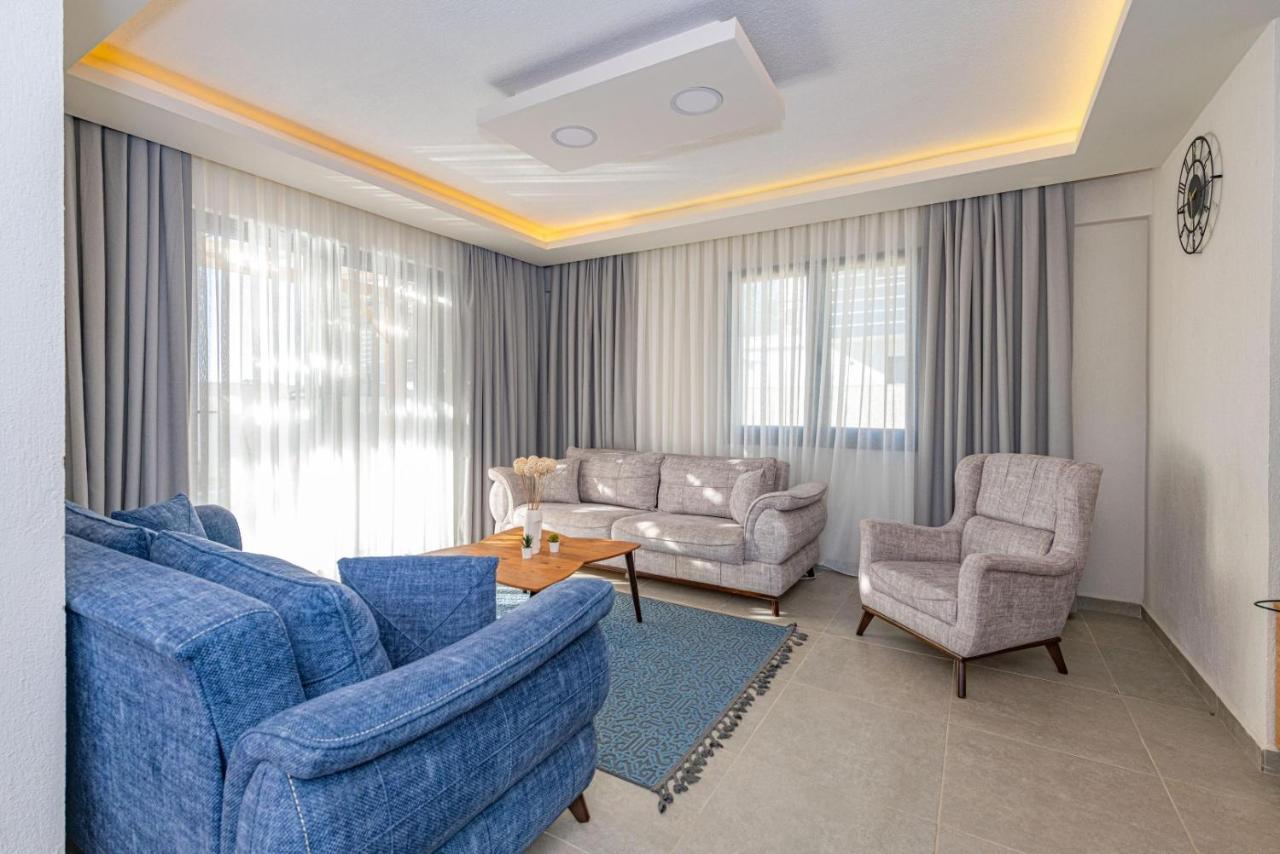 Leona - 5 Bedroom In *